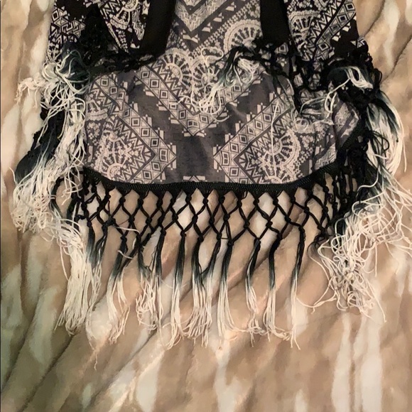 Black and White Duster - Picture 2 of 3